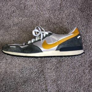 Nike Air Vortex White/Blue/Yellow size 13